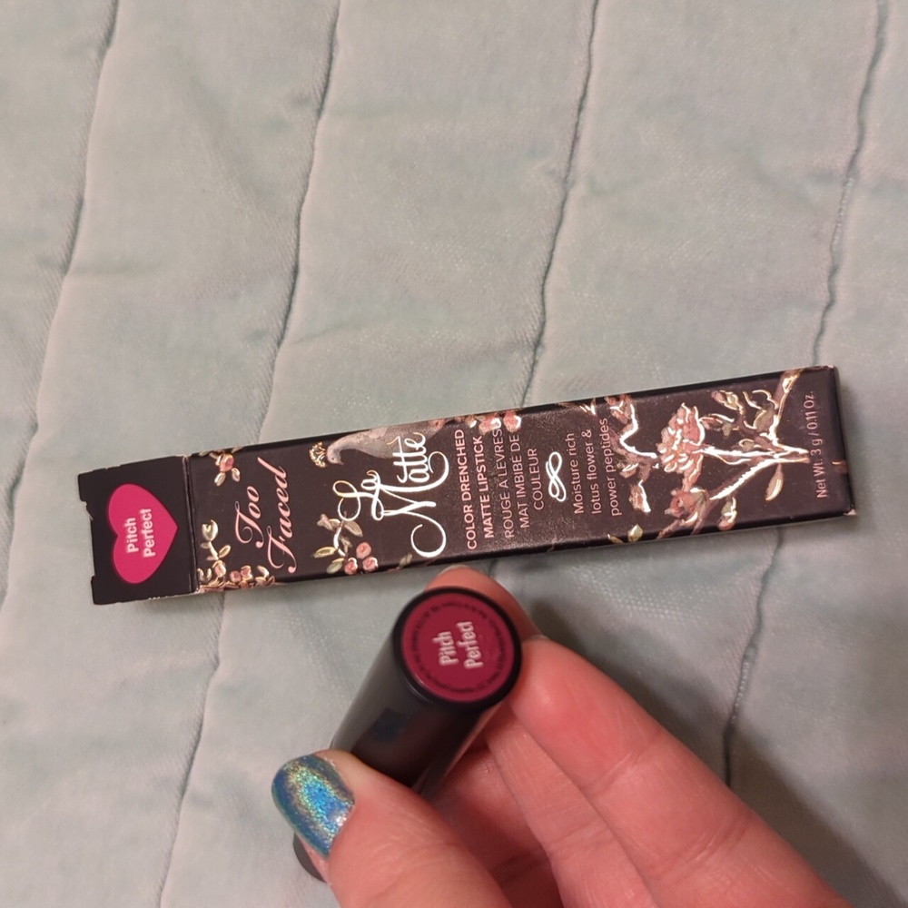 NIB Too Faced La Matte Pitch Perfect Lipstick - Picture 2 of 2